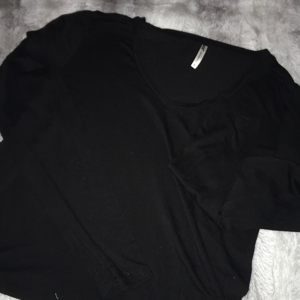 black simple long sleeve